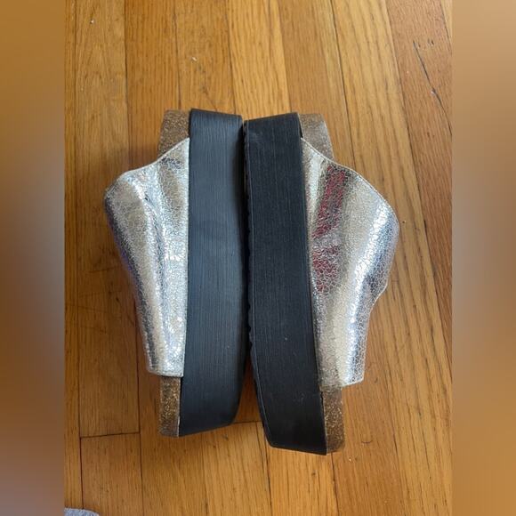 Silver Crackle Cork Flatforms - Picture 8 of 9